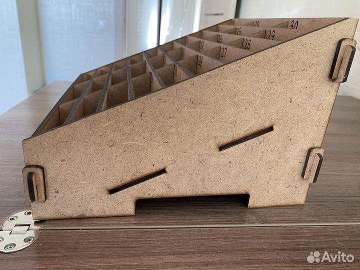 Подставка для телефонов в класс