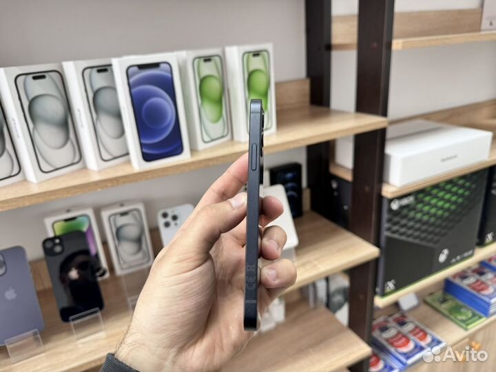 iPhone 12, 64 ГБ