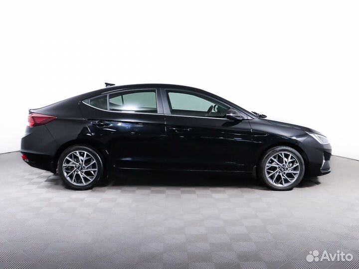 Hyundai Elantra 2.0 AT, 2019, 56 191 км