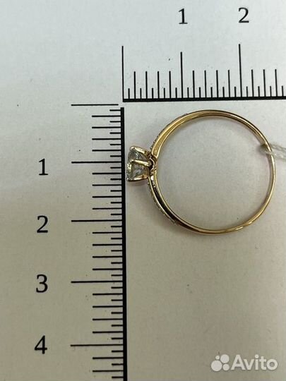 Золотое кольцо с камнем 19р