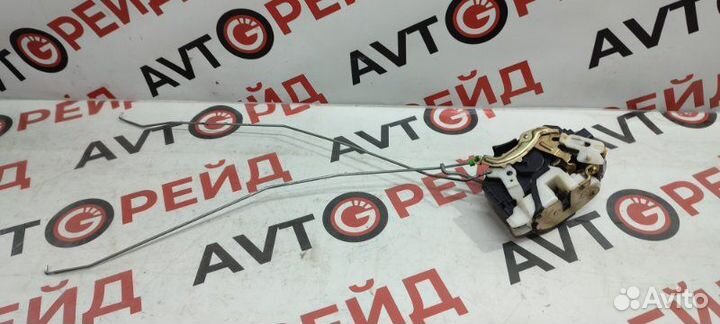 Замок двери задний левый Mitsubishi Airtrek CU5W