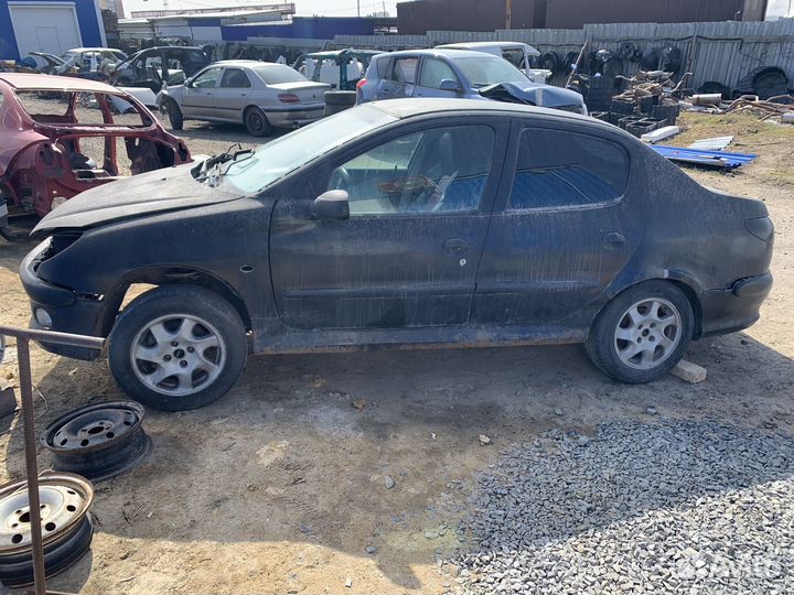 В разборке Peugeot 206 седан