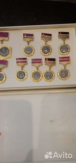 Наборы значков