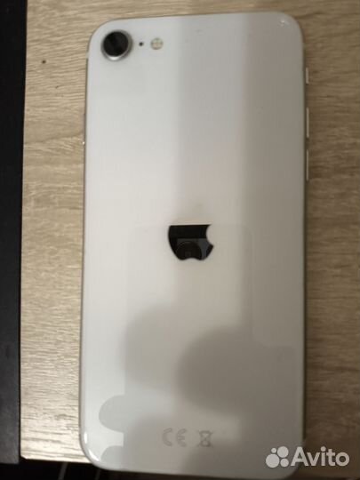 iPhone SE, 64 ГБ