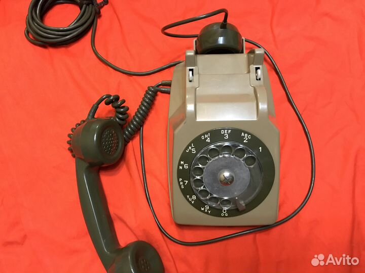 Дисковый кнопочный телефон 