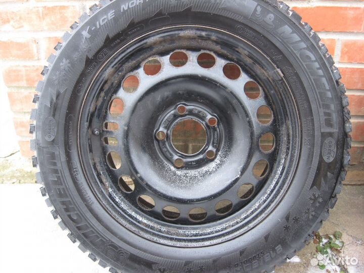 Michelin X-Ice North 3 215/60 R16 99T