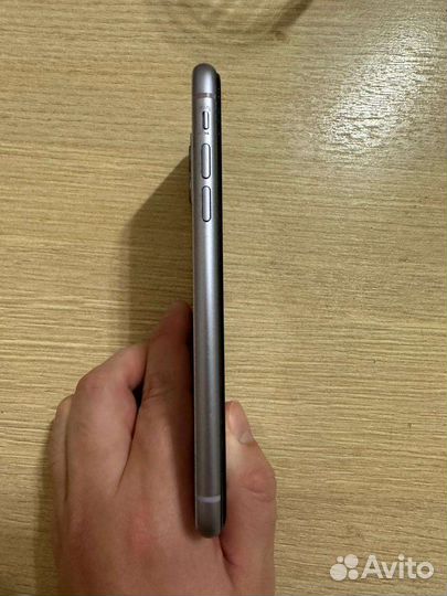 Телефон iPhone 11 64gb