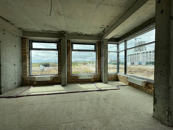 Продам торговое помещение, 307 м²