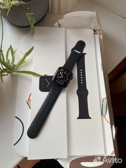 Apple watch se 44