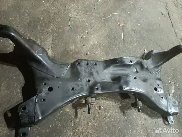 Подрамник Мицубиси Лансер 9