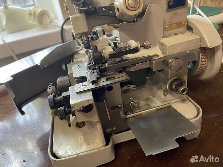 Оверлок промышленный yamata GN1-113D