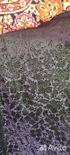 Ткань на платье. Бархат. Темно изумрудного цвета