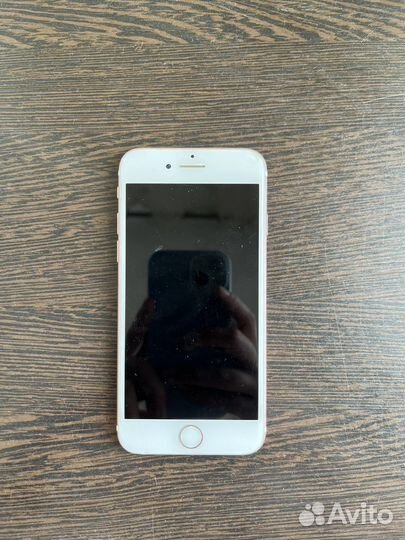 Телефон iPhone 7