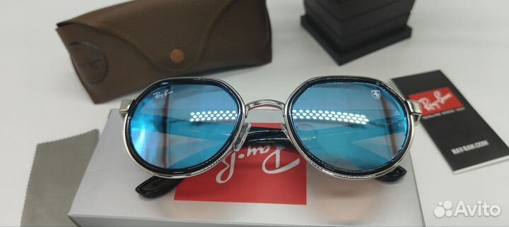 Солнцезащитные очки Ray Ban