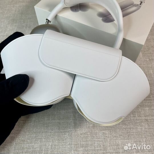 Наушники AirPods Max белые с шумоподавлением