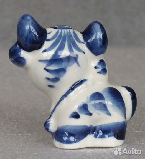 Скульптура Бычок. Гжель