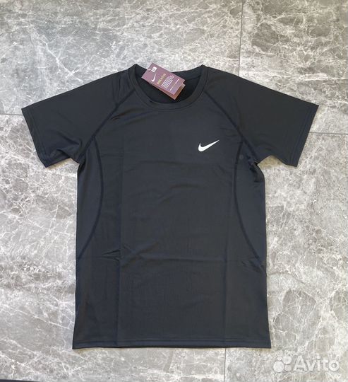 Рашгард 5 в 1 Nike