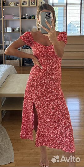 Платье в цветочек красное