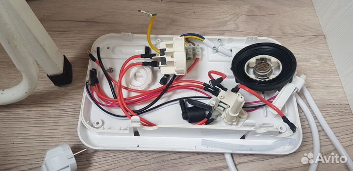 Запчасти на проточный водонагреватель Ariston