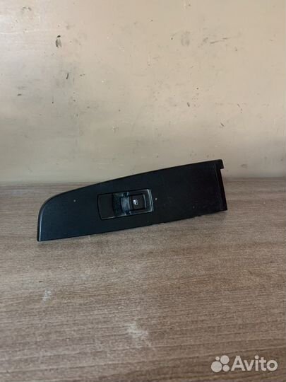 Кнопка стеклоподъемника задняя Kyron