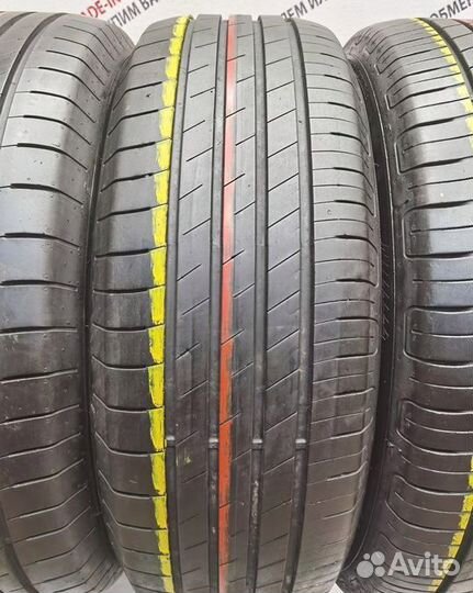 Goodyear EfficientGrip Performance 215/60 R17 96H