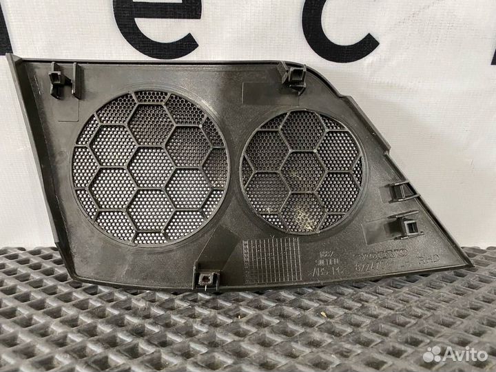 Накладка (сетка) динамика Volvo FH4 82247011