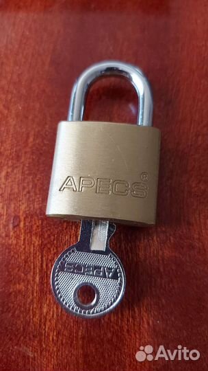 Замок накладной новый