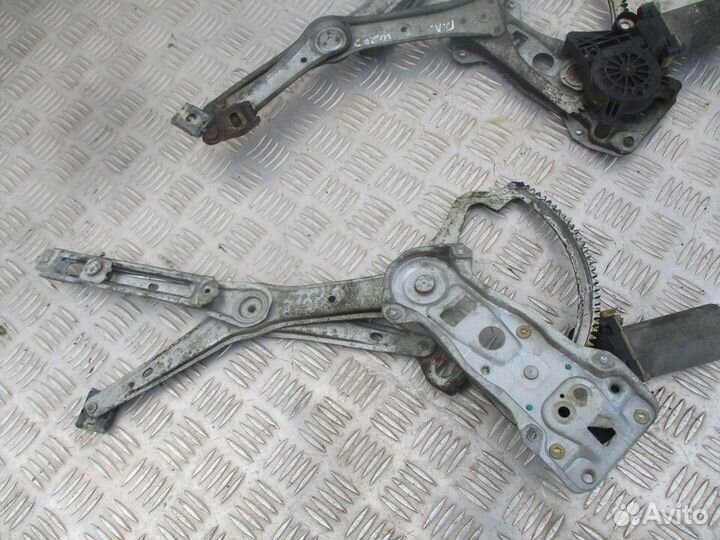 Стеклоподъемник передний правый Mercedes W202