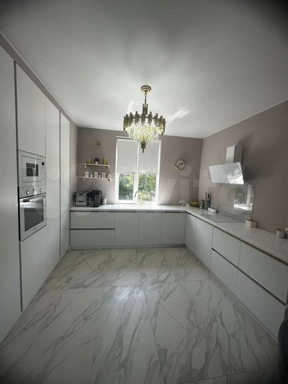 Дом 230 м² на участке 5 сот.