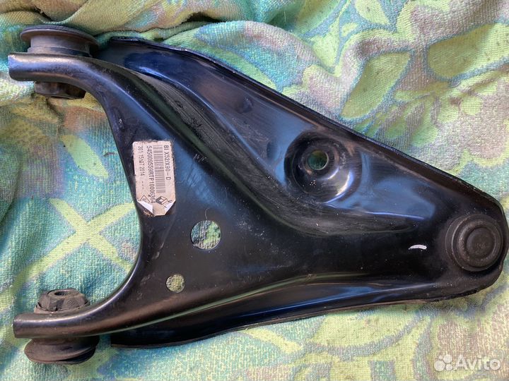 Рычаги 545009559R и 545017650R