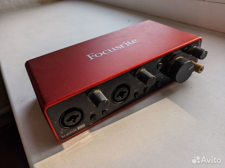 Студийный комплект Focusrite Scarlett 3 и микрофон