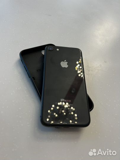 Телефон iPhone 8 64gb
