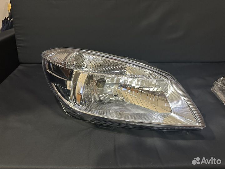 Фара правая Skoda Fabia 10-14