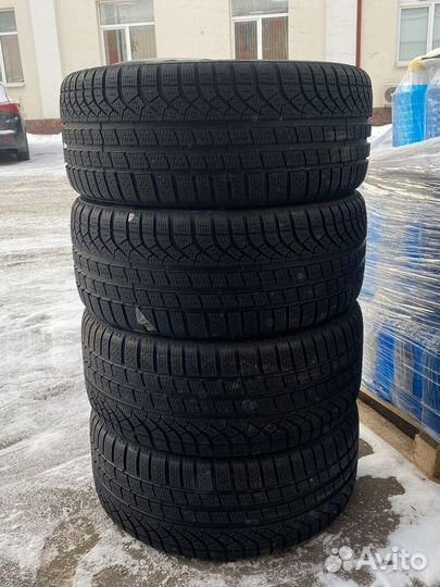 Pirelli P Zero Winter 255/45 R19 104V