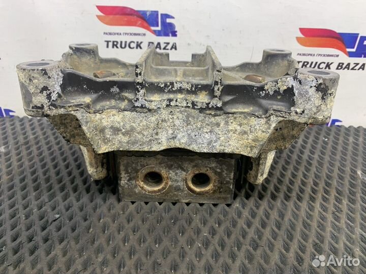 81962100674 Подушка двигателя задняя правая