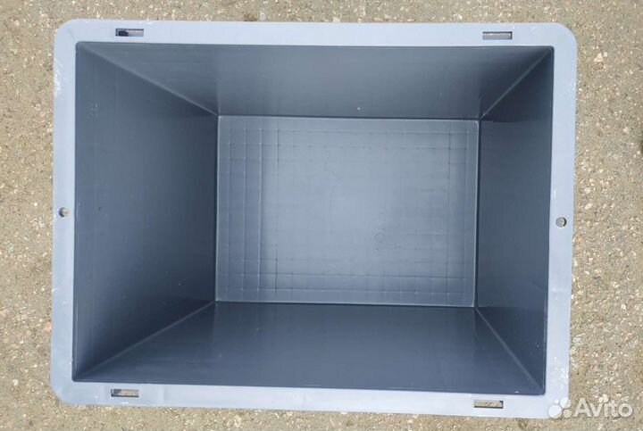 Ящик пластиковый с крышкой из полипропилена