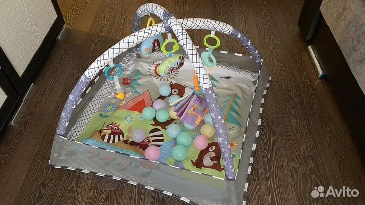 Коврик развивающий с игрушками