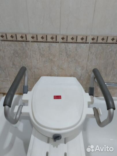 Медицинское сиденье (насадка) на унитаз