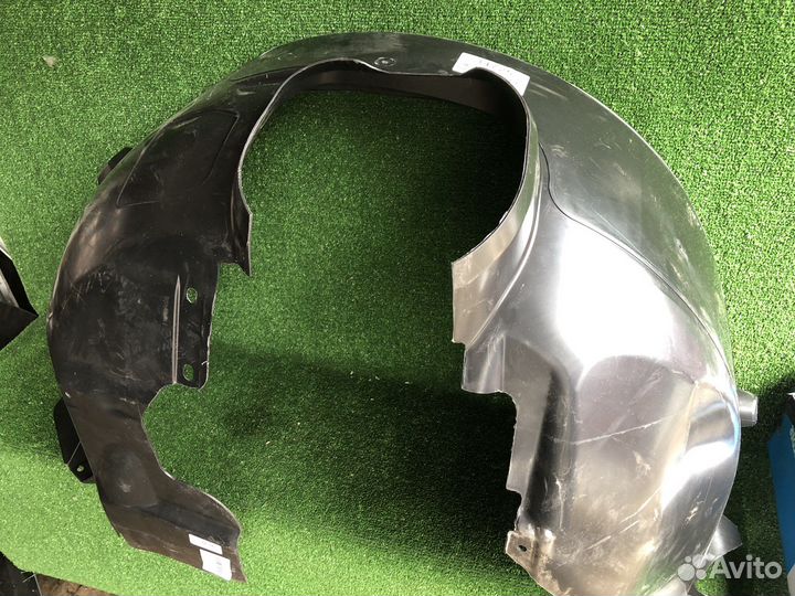 Подкрылок передний Локер Ford Focus 3 2011