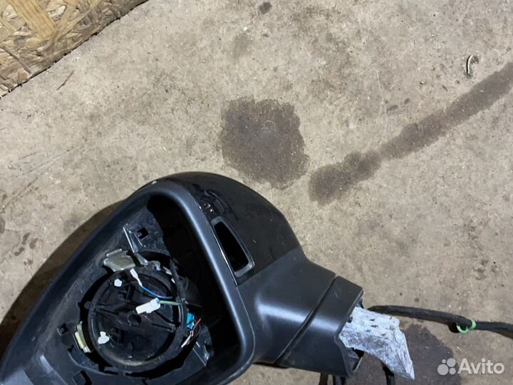 Левое зеркало Volkswagen Touareg 3