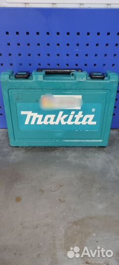 Перфоратор Makita HR2470