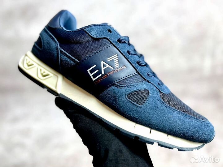 Кроссовки Armani комфортные