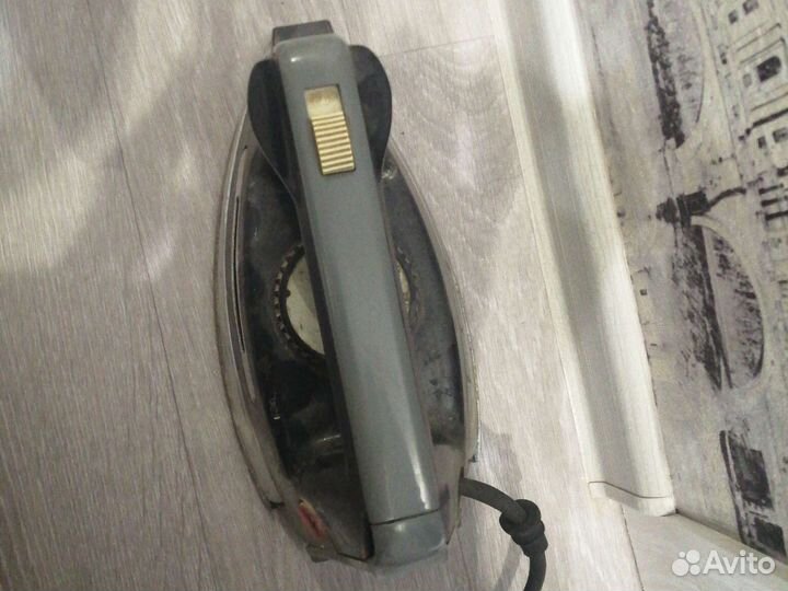 Утюг старинный