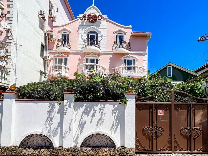 Гостиница, 700 м²