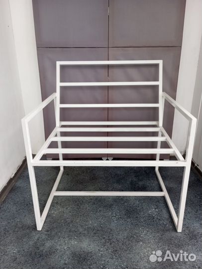 Кресло каркасное