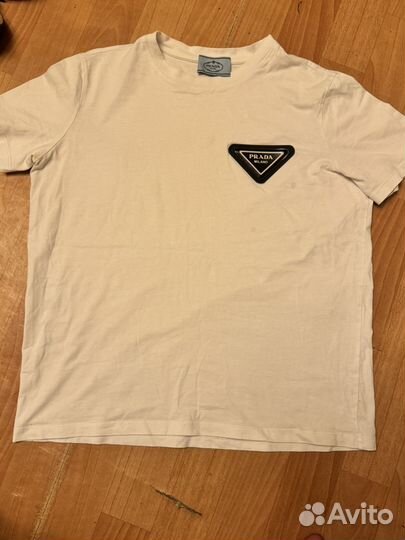 Футболка prada