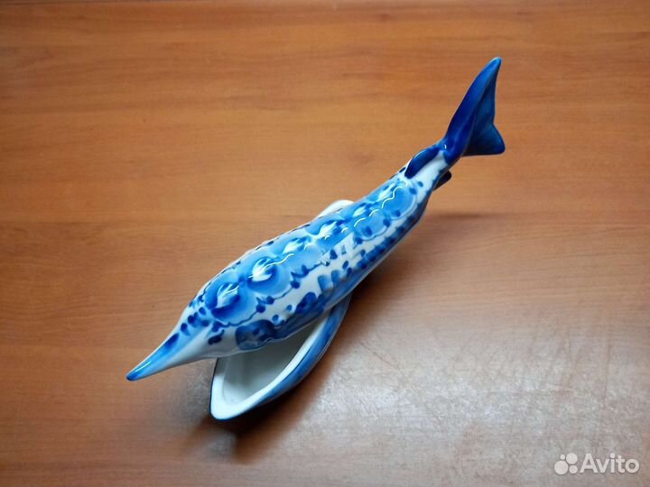 Икорница фарфор Осетр гжель с крышкой