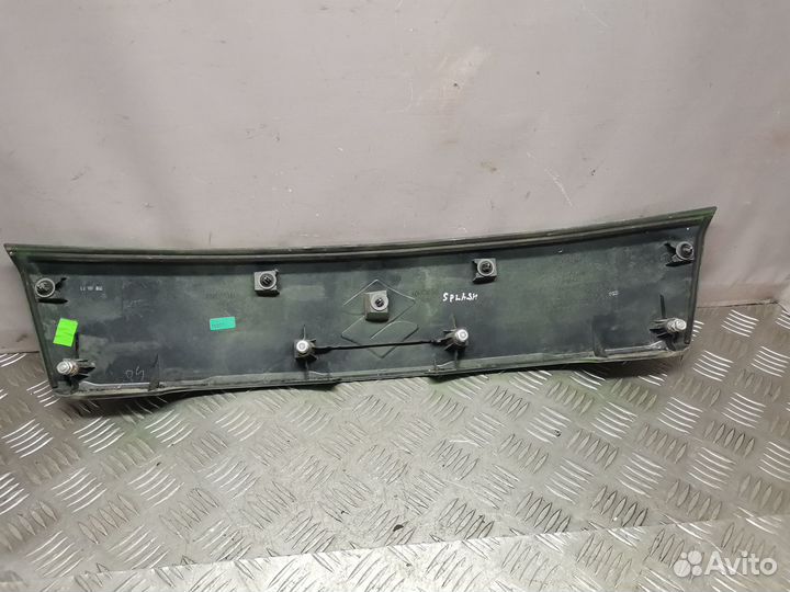 Накладка крышки багажника Suzuki Splash