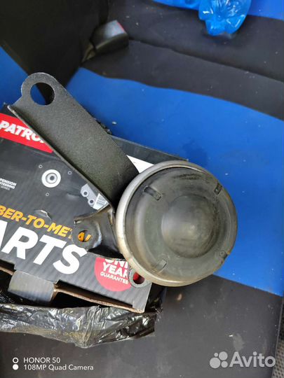 Подушка двигателя