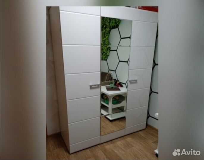 Шкаф распашной Вегас